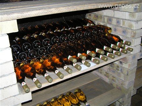 Pohodový víkend - Evropské slavnosti - Maďarsko - Tokaj - lahve proslulého tokajského, vína které stojí za ochutnání