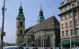 Pohodový víkend - Maďarsko - Maďarsko - Budapešť - Belvárošský farní kostel, nejstarší ve městě, zal. kol r. 1000, ve 14.stol přest., 1723 zbarokizován